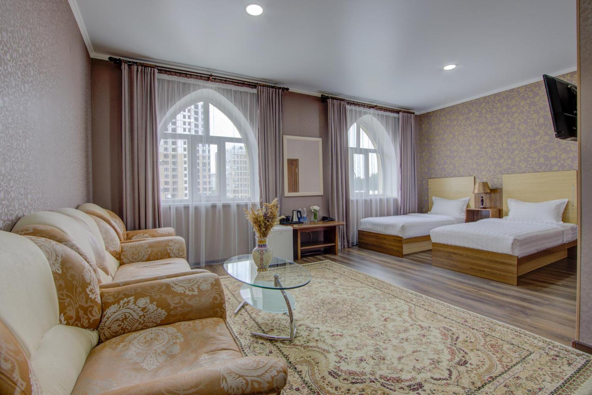 Shah Palace Hotel Bisjkek Eksteriør bilde