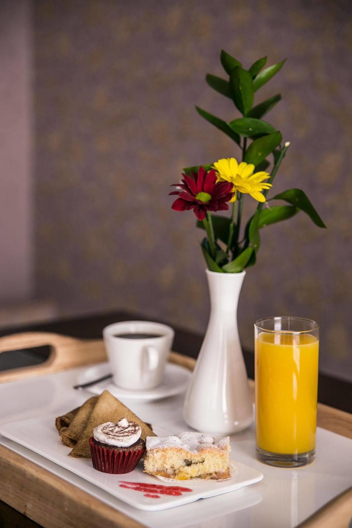 Shah Palace Hotel Bisjkek Eksteriør bilde